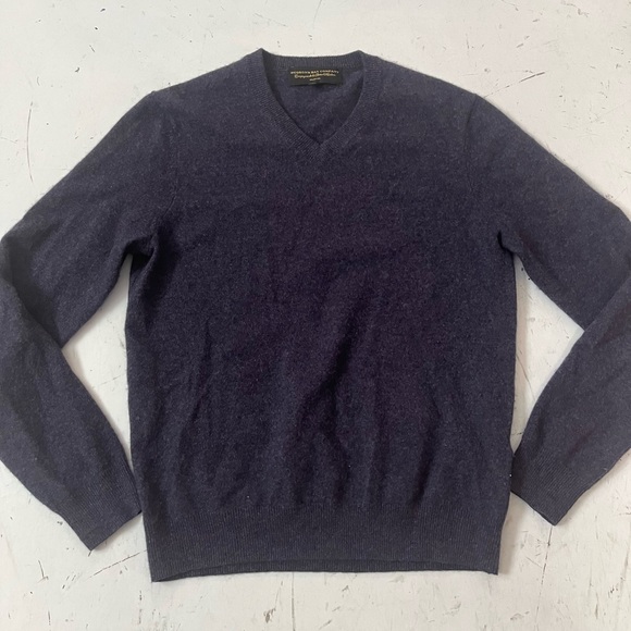 100% Cashmere Dark  Purple Sweater from The Bay - Picture 3 of 7